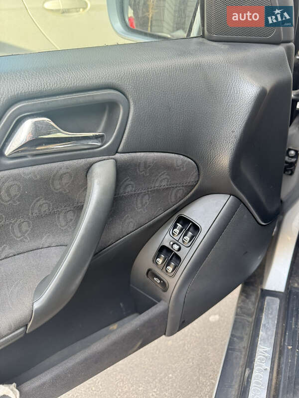 Седан Mercedes-Benz C-Class 2003 в Києві фото 10 Седан Mercedes-Benz C-Class 2003 в Києві