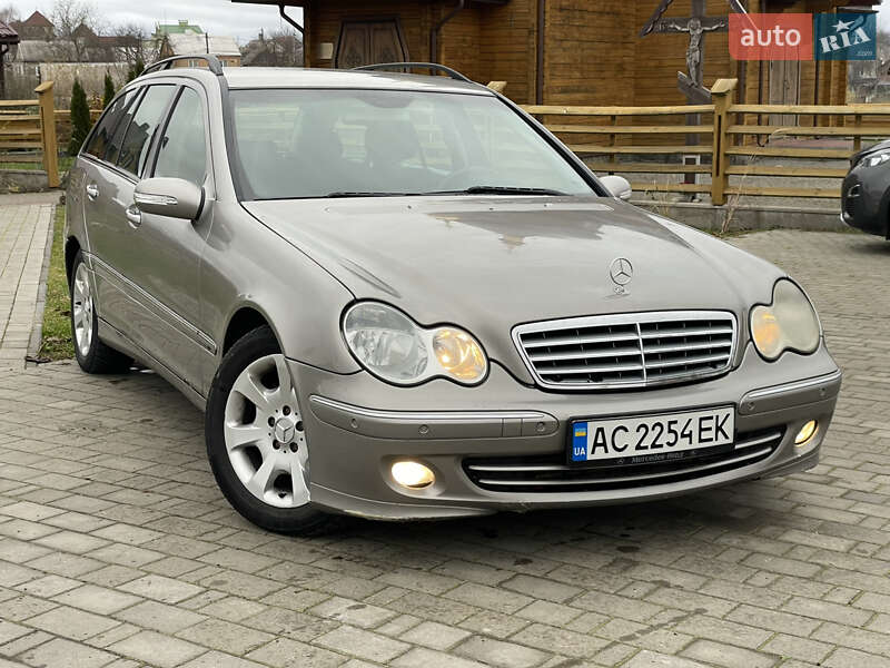 Mercedes-Benz C-Class 2004