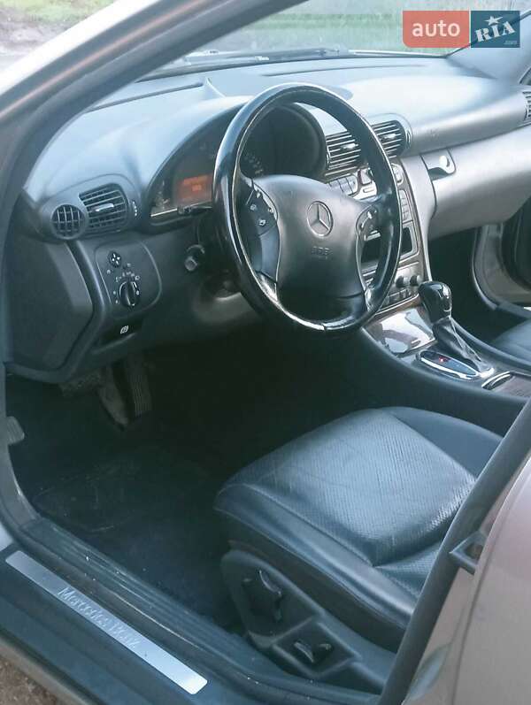 Седан Mercedes-Benz C-Class 2003 в Богуславе
