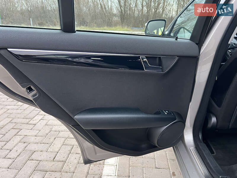 Універсал Mercedes-Benz C-Class 2008 в Луцьку