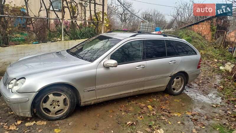 Универсал Mercedes-Benz C-Class 2002 в Черновцах