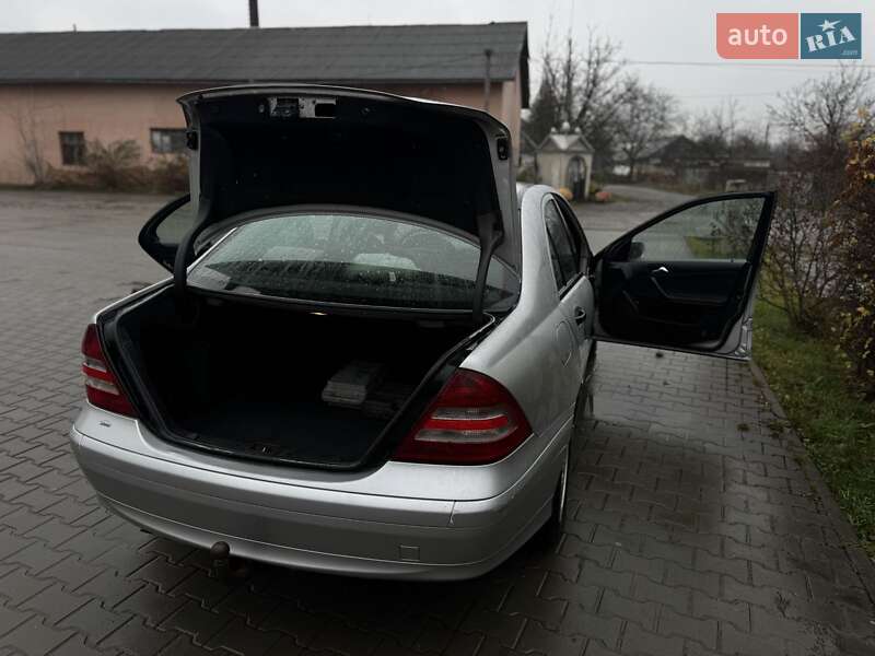 Седан Mercedes-Benz C-Class 2004 в Івано-Франківську фото 21 Седан Mercedes-Benz C-Class 2004 в Івано-Франківську