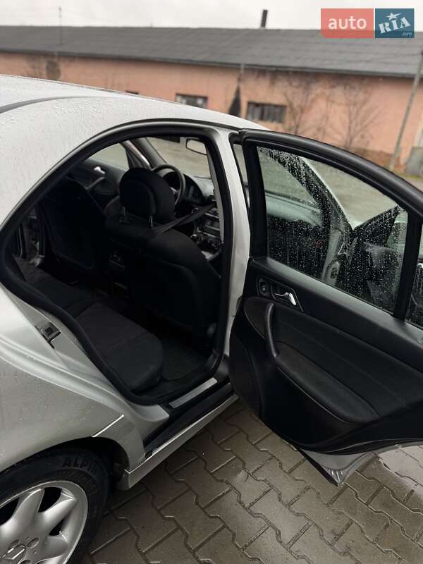 Седан Mercedes-Benz C-Class 2004 в Івано-Франківську фото 23 Седан Mercedes-Benz C-Class 2004 в Івано-Франківську