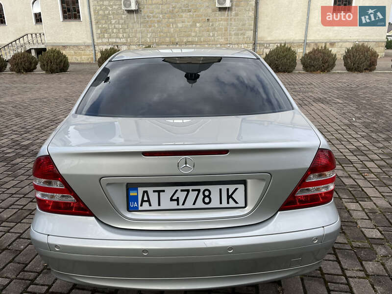 Седан Mercedes-Benz C-Class 2004 в Надвірній