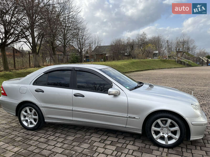 Седан Mercedes-Benz C-Class 2004 в Надвірній