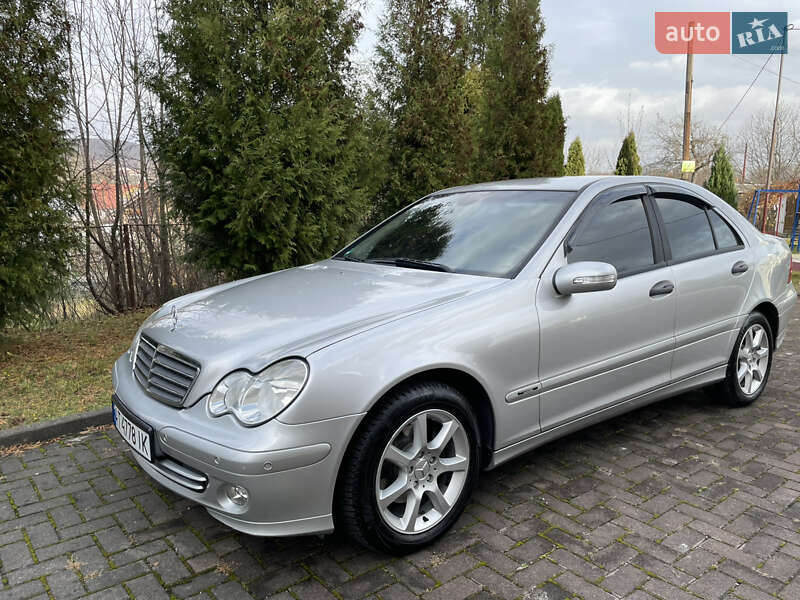 Седан Mercedes-Benz C-Class 2004 в Надвірній