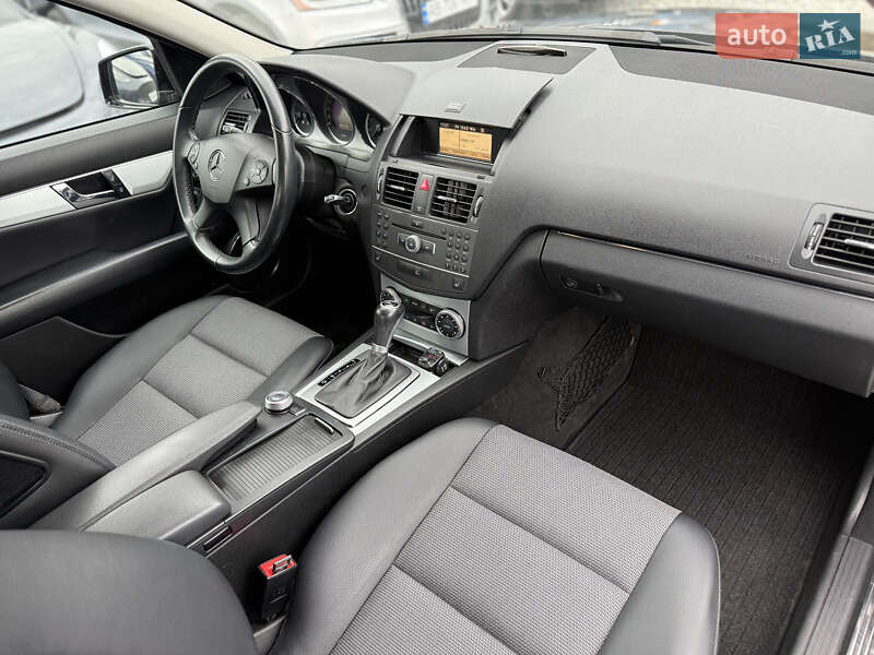 Седан Mercedes-Benz C-Class 2010 в Вінниці