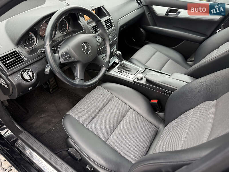 Седан Mercedes-Benz C-Class 2010 в Вінниці