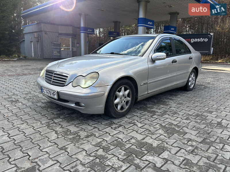 Седан Mercedes-Benz C-Class 2002 в Ивано-Франково фото Седан Mercedes-Benz C-Class 2002 в Ивано-Франково