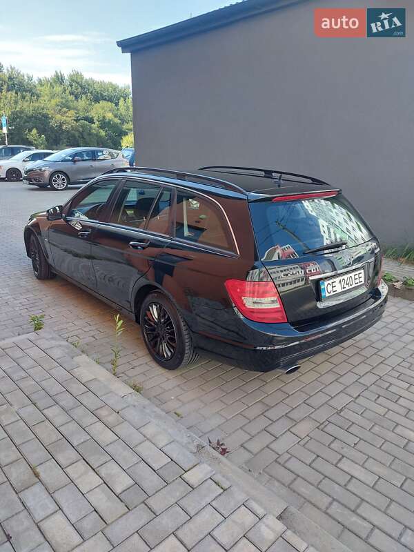 Універсал Mercedes-Benz C-Class 2011 в Львові