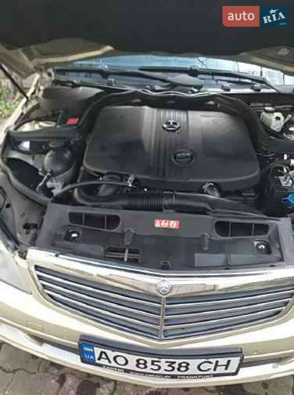 Універсал Mercedes-Benz C-Class 2009 в Ужгороді