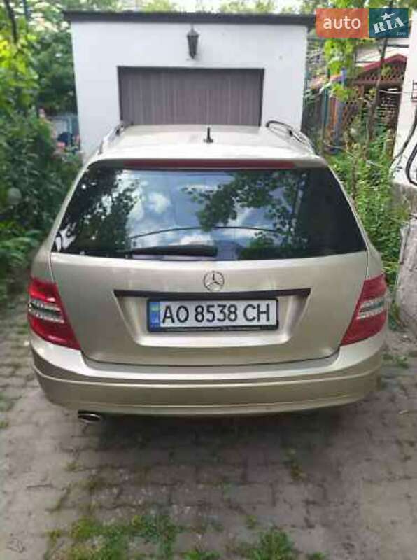 Універсал Mercedes-Benz C-Class 2009 в Ужгороді