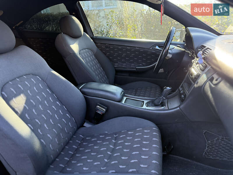 Купе Mercedes-Benz C-Class 2002 в Мукачевому фото 5 Купе Mercedes-Benz C-Class 2002 в Мукачевому