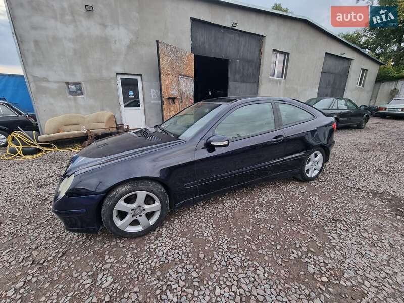 Купе Mercedes-Benz C-Class 2001 в Кременці фото 19 Купе Mercedes-Benz C-Class 2001 в Кременці