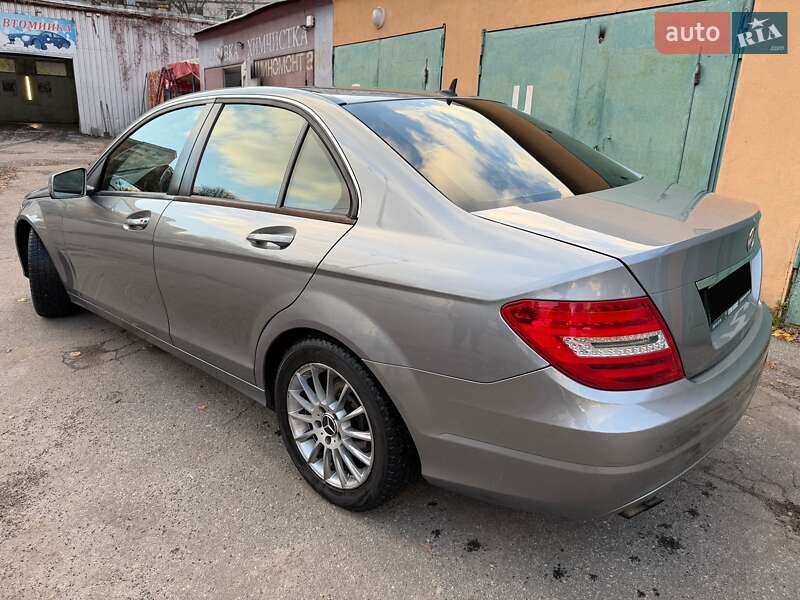 Седан Mercedes-Benz C-Class 2011 в Харькове фото 18 Седан Mercedes-Benz C-Class 2011 в Харькове