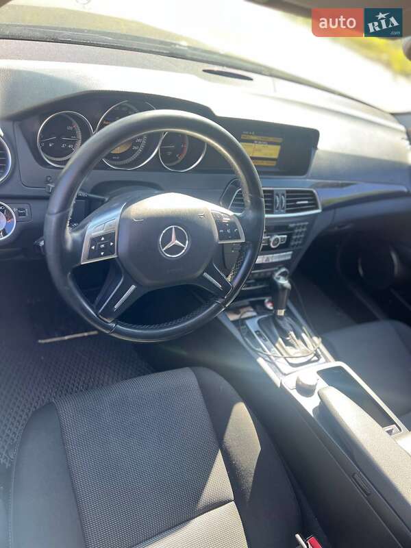 Універсал Mercedes-Benz C-Class 2012 в Києві фото 13 Універсал Mercedes-Benz C-Class 2012 в Києві