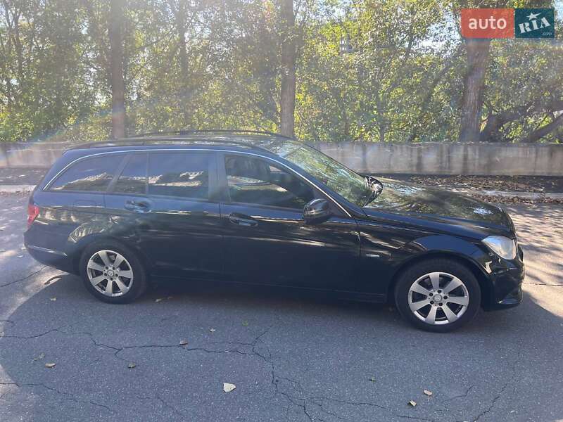 Універсал Mercedes-Benz C-Class 2012 в Києві фото 17 Універсал Mercedes-Benz C-Class 2012 в Києві