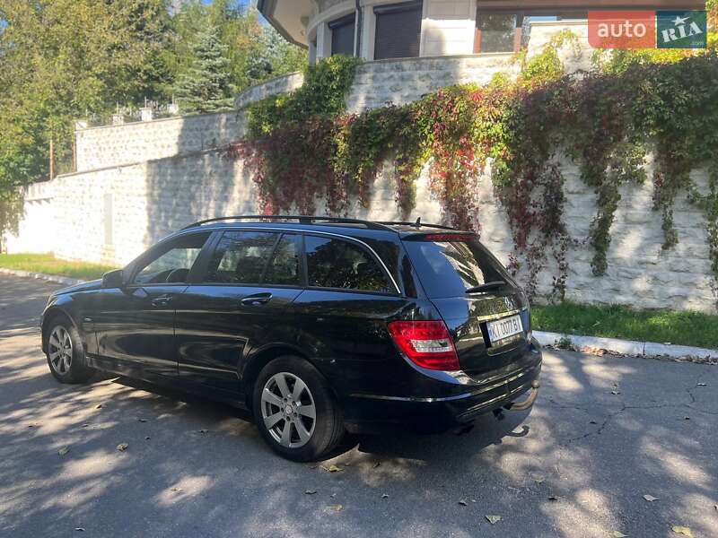 Універсал Mercedes-Benz C-Class 2012 в Києві фото 23 Універсал Mercedes-Benz C-Class 2012 в Києві