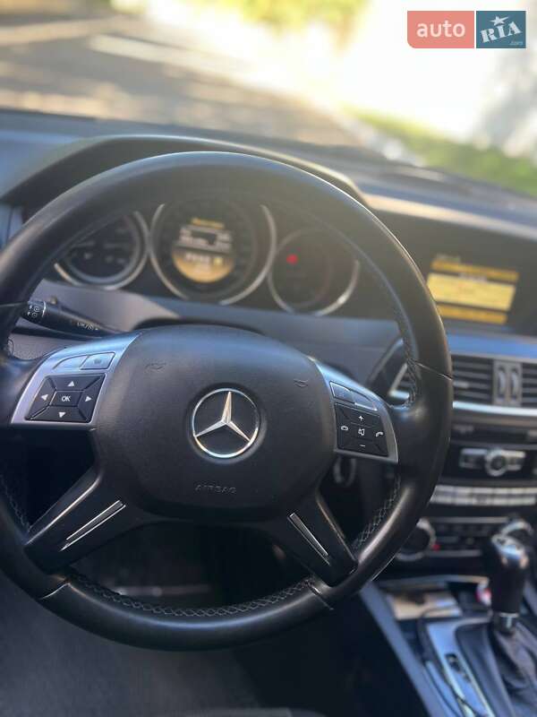 Універсал Mercedes-Benz C-Class 2012 в Києві фото 29 Універсал Mercedes-Benz C-Class 2012 в Києві