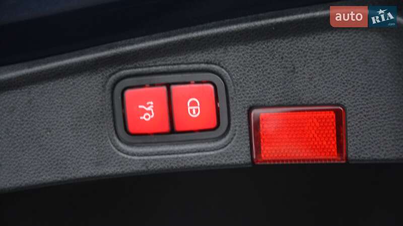 Купе Mercedes-Benz C-Class 2020 в Киеве фото 57 Купе Mercedes-Benz C-Class 2020 в Киеве