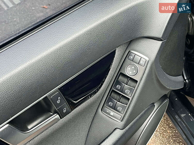 Универсал Mercedes-Benz C-Class 2013 в Киеве фото 29 Универсал Mercedes-Benz C-Class 2013 в Киеве