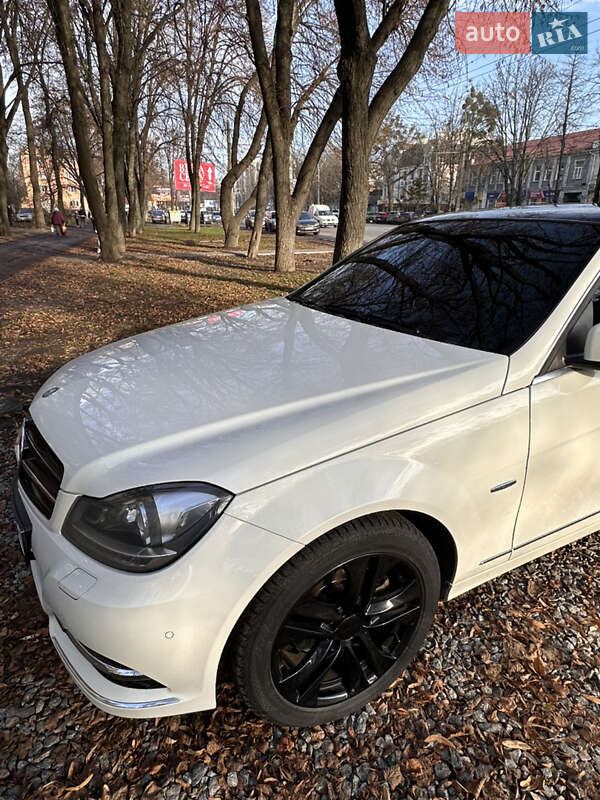 Седан Mercedes-Benz C-Class 2011 в Киеве