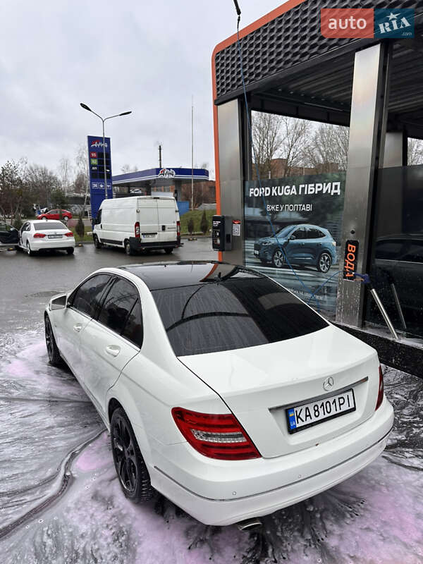 Седан Mercedes-Benz C-Class 2011 в Киеве