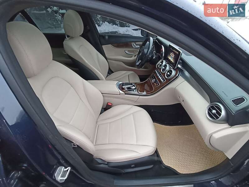 Седан Mercedes-Benz C-Class 2016 в Львові