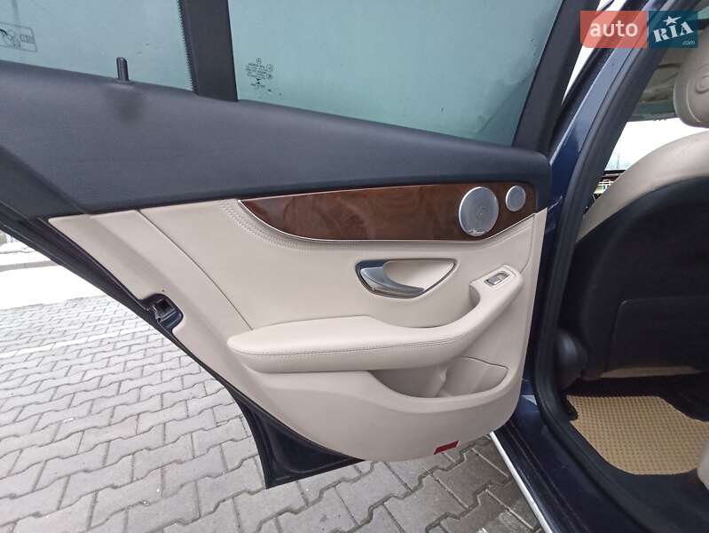 Седан Mercedes-Benz C-Class 2016 в Львові