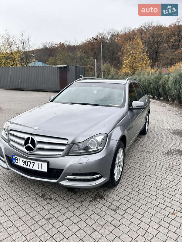 Mercedes-Benz C-Class 2011