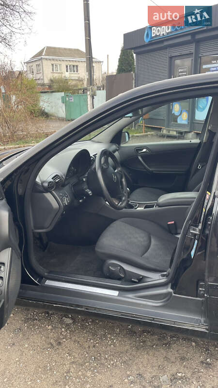 Седан Mercedes-Benz C-Class 2005 в Киеве