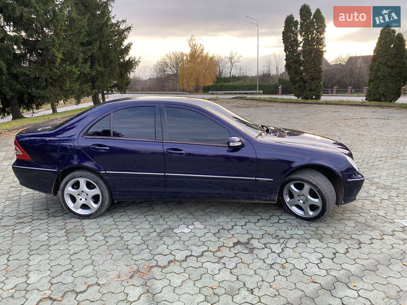 Седан Mercedes-Benz C-Class 2001 в Дубно