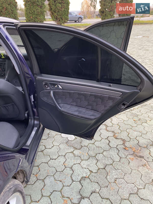 Седан Mercedes-Benz C-Class 2001 в Дубно