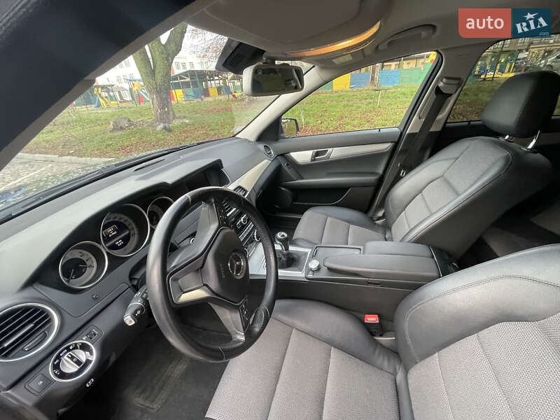 Універсал Mercedes-Benz C-Class 2012 в Вінниці