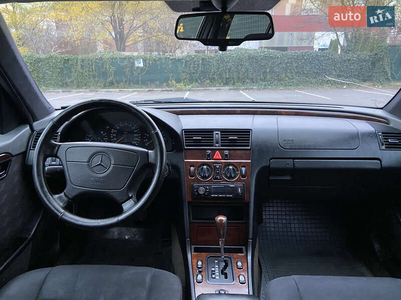 Седан Mercedes-Benz C-Class 1995 в Одессе