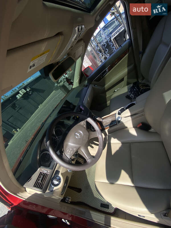 Седан Mercedes-Benz C-Class 2009 в Кривому Розі