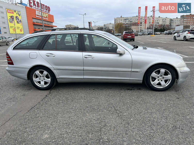 Універсал Mercedes-Benz C-Class 2003 в Чернівцях
