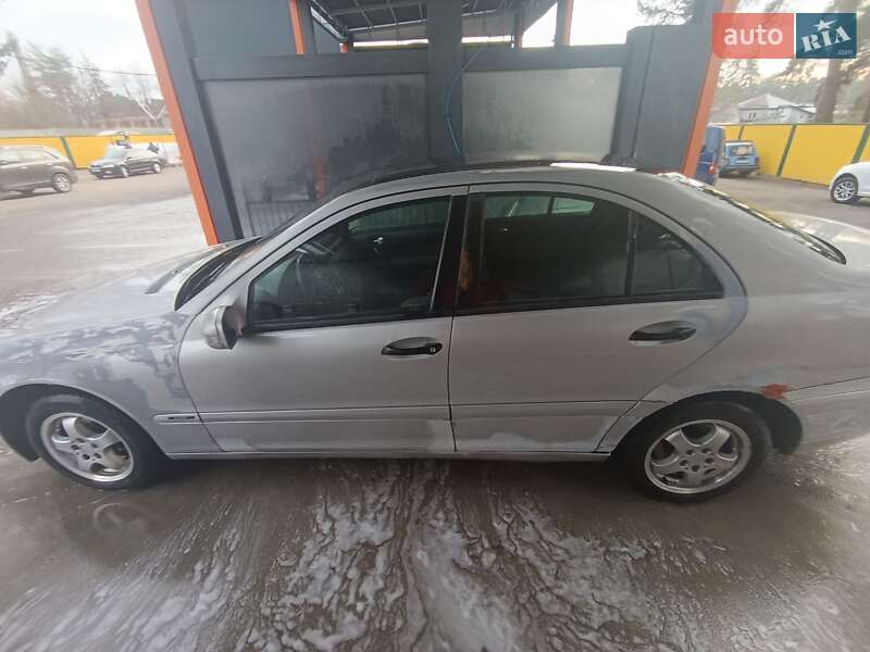Седан Mercedes-Benz C-Class 2001 в Житомирі