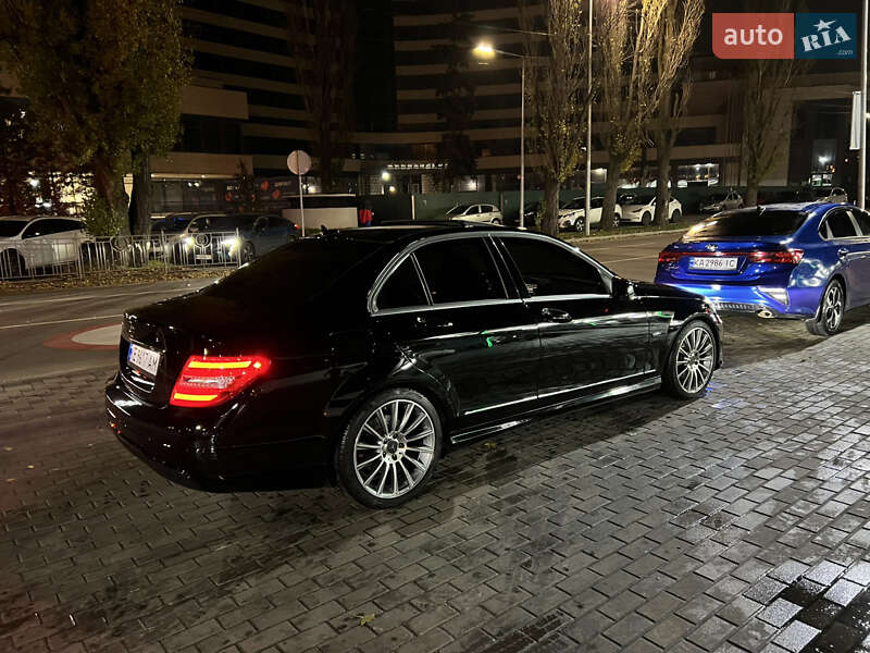 Седан Mercedes-Benz C-Class 2011 в Киеве