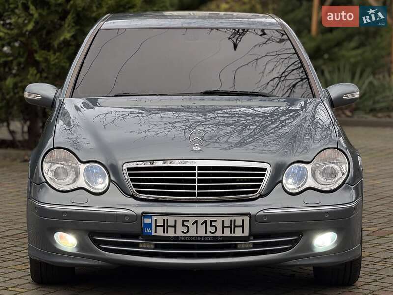 Mercedes-Benz C-Class 2005