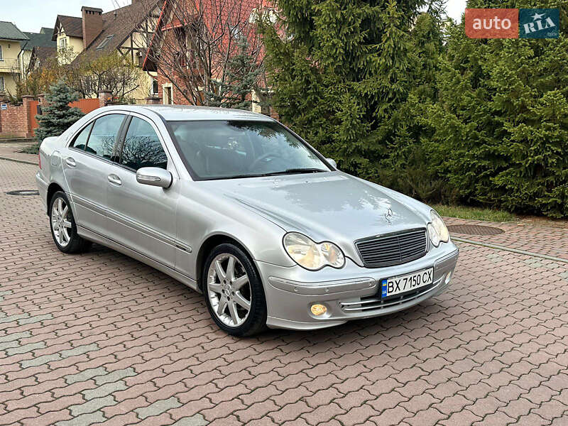 Седан Mercedes-Benz C-Class 2004 в Черновцах