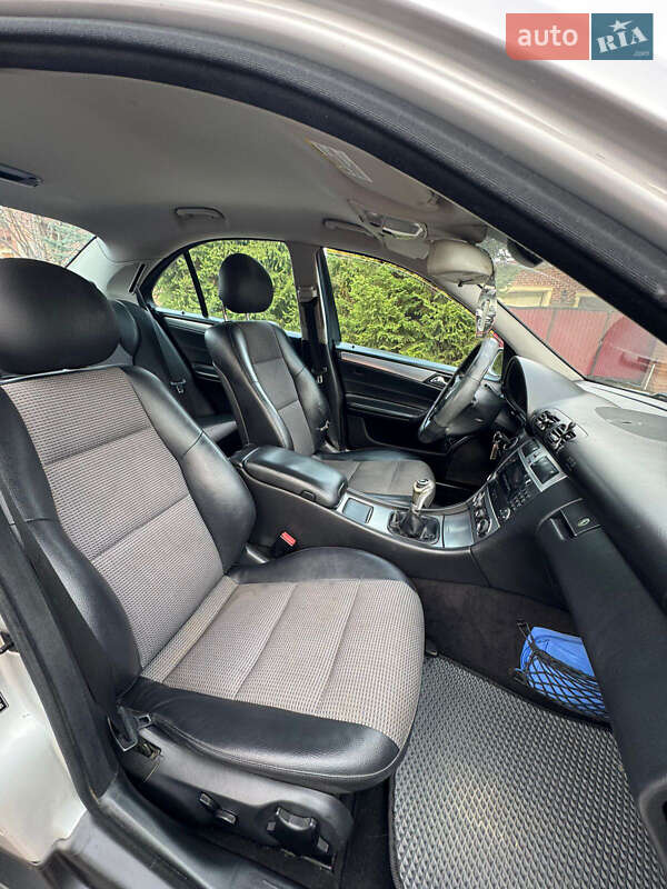 Седан Mercedes-Benz C-Class 2004 в Черновцах