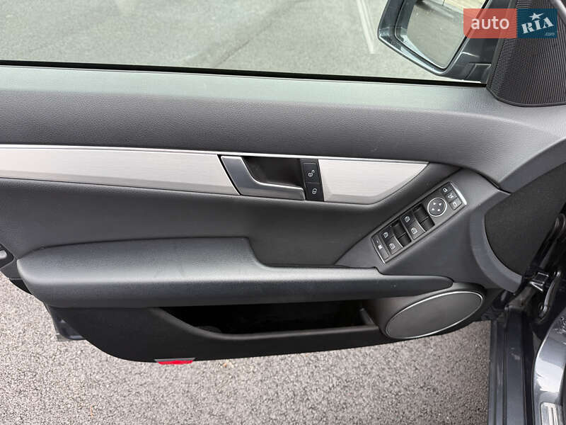 Універсал Mercedes-Benz C-Class 2012 в Вінниці