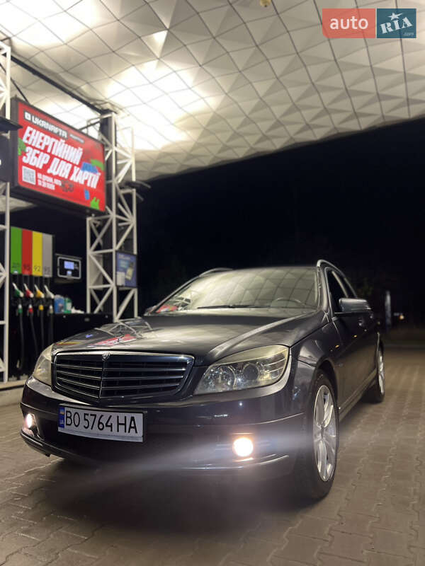 Универсал Mercedes-Benz C-Class 2010 в Тернополе