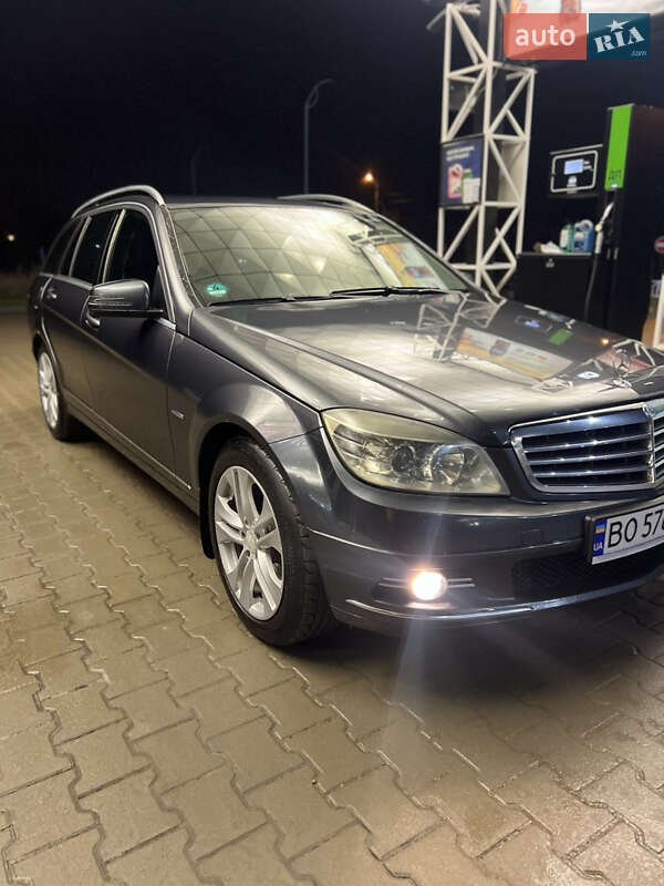 Универсал Mercedes-Benz C-Class 2010 в Тернополе