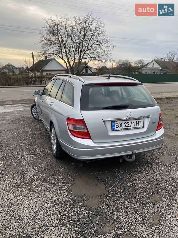 Универсал Mercedes-Benz C-Class 2010 в Староконстантинове