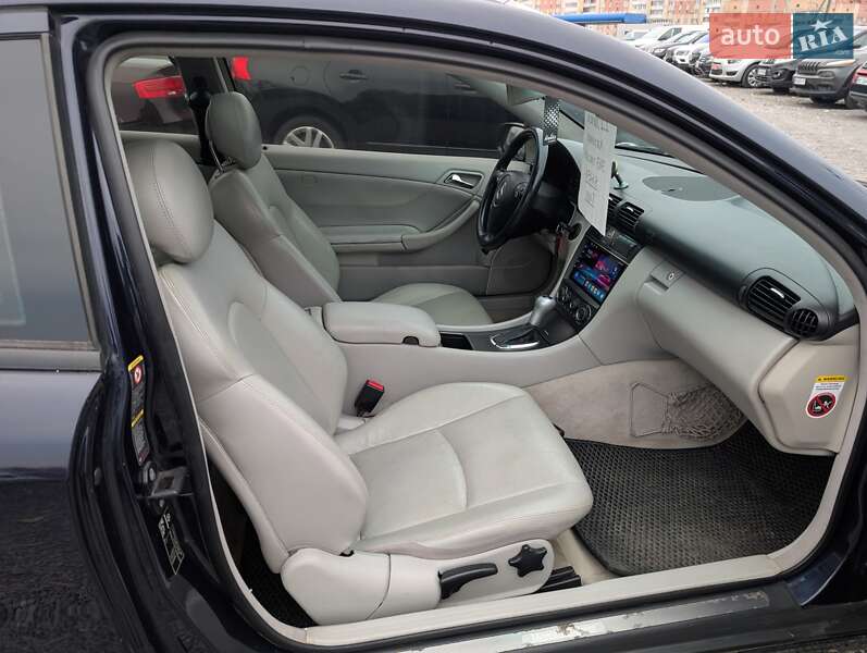 Купе Mercedes-Benz C-Class 2005 в Ровно