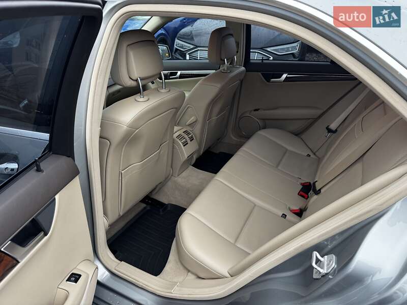 Седан Mercedes-Benz C-Class 2013 в Киеве