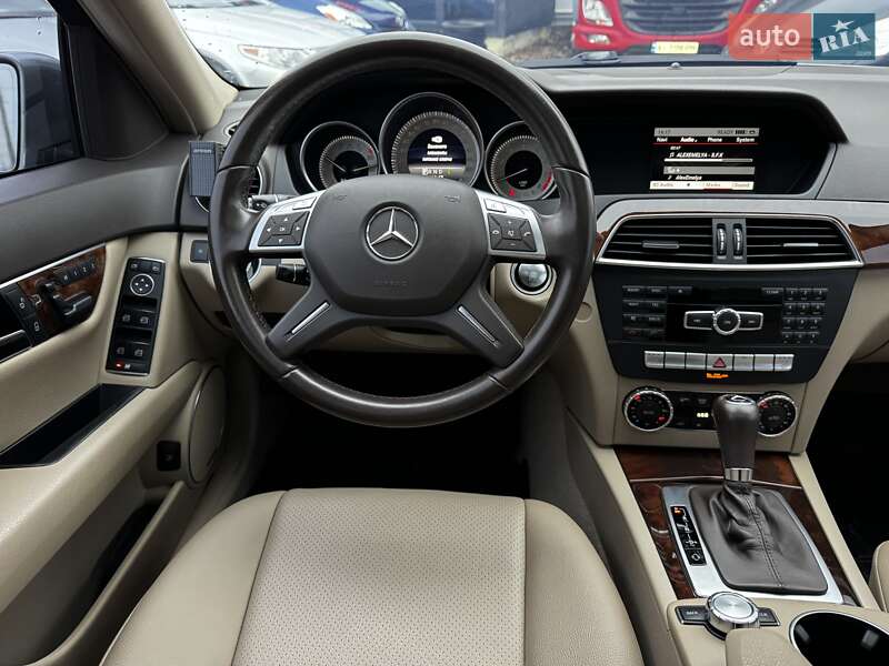 Седан Mercedes-Benz C-Class 2013 в Киеве