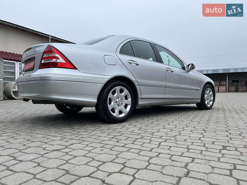 Седан Mercedes-Benz C-Class 2005 в Надвірній